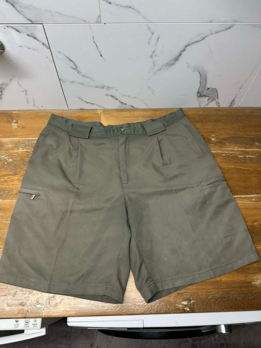 🤎 Men’s IZOD Shorts – Size 38 US – Beige – $15 🤎